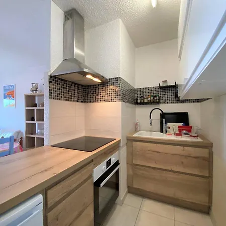 Appartement Vue Avec Wifi, Parking, Au Port De De - Ref 848 *